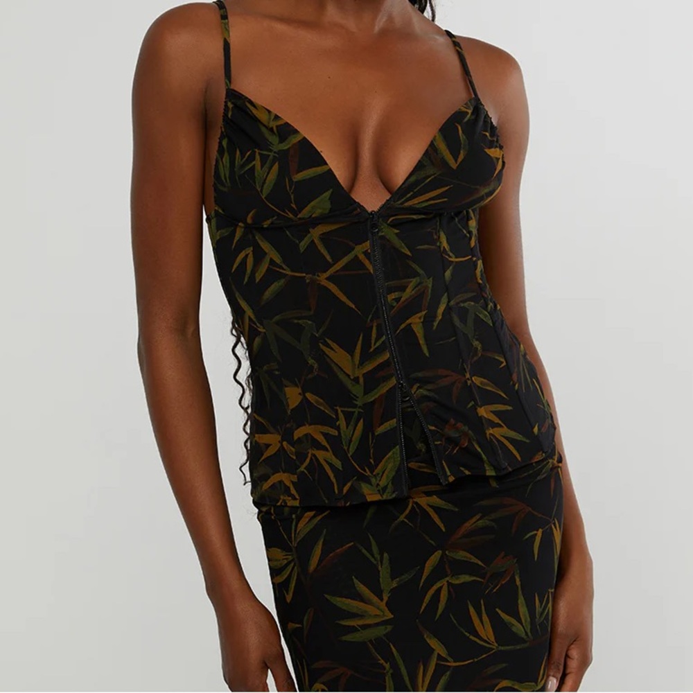 NWT WEWoreWhat Leave Print Women's Top